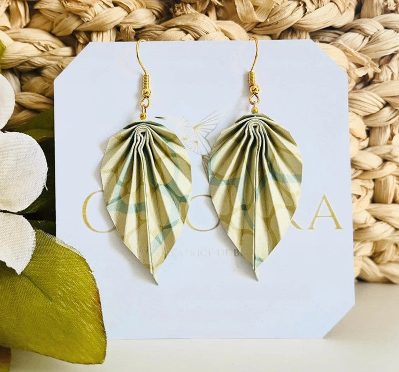 Boucles d’oreilles origami japonais en forme de feuille