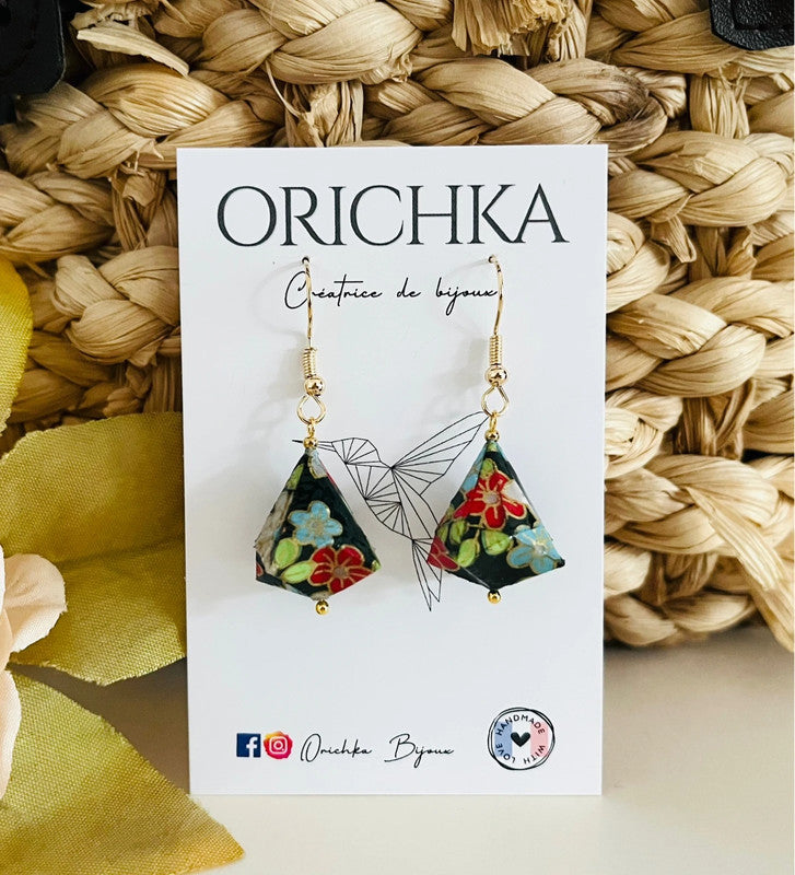 Boucles d'oreilles courtes diamant origami